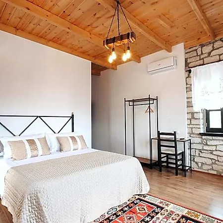Hotel Bujtina Maria 4*