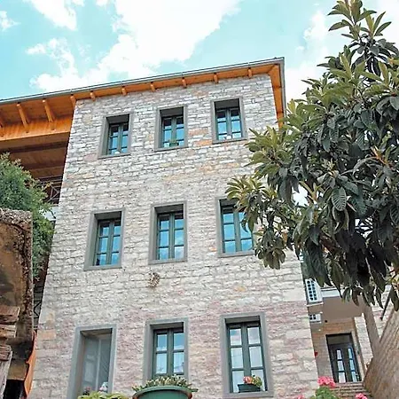 Bujtina Maria 4*