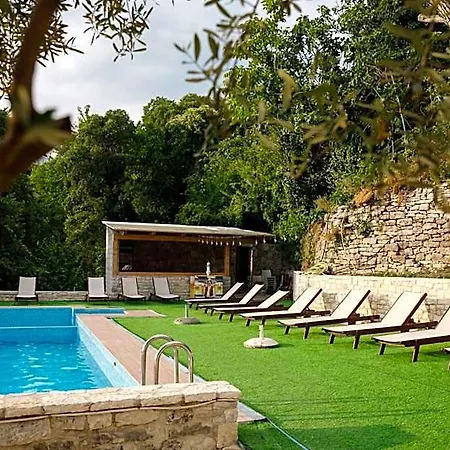 Bujtina Maria 4*